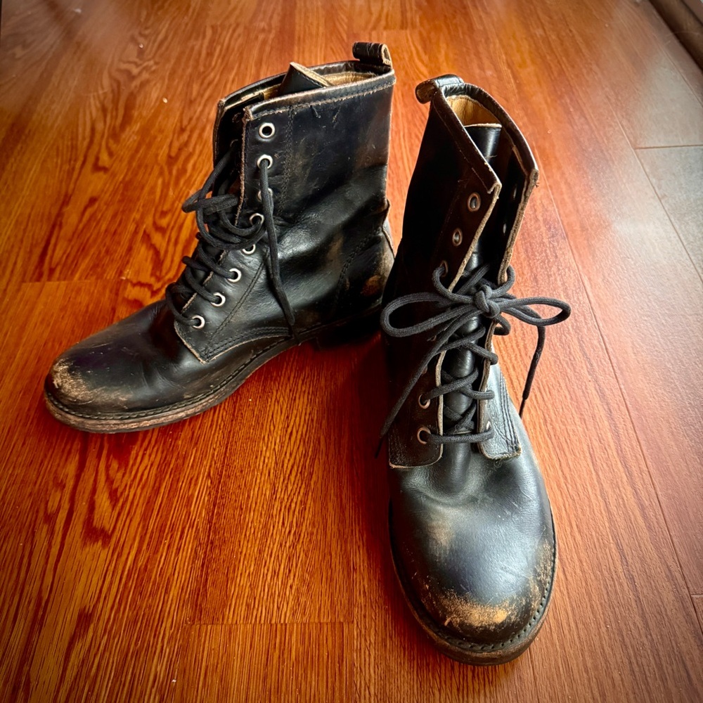 Frye Veronica Combat Boots, black leather, size 7B. Authentic distressed finish